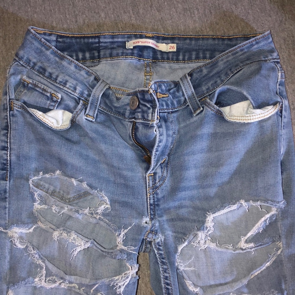 Levis super skinny ripped jeans size 26 womens